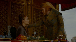 extant_GameOfThrones_4x02-TheLionAndTheRose_3367