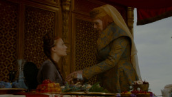 extant_GameOfThrones_4x02-TheLionAndTheRose_3373