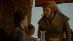 extant_GameOfThrones_4x02-TheLionAndTheRose_3383