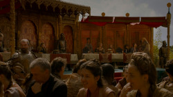 extant_GameOfThrones_4x02-TheLionAndTheRose_3405