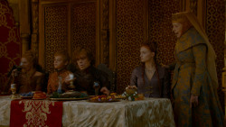 extant_GameOfThrones_4x02-TheLionAndTheRose_3406