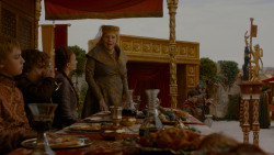 extant_GameOfThrones_4x02-TheLionAndTheRose_3432