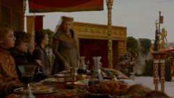 extant_GameOfThrones_4x02-TheLionAndTheRose_3434