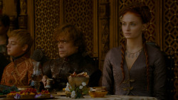 extant_GameOfThrones_4x02-TheLionAndTheRose_3439