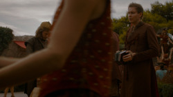 extant_GameOfThrones_4x02-TheLionAndTheRose_3445