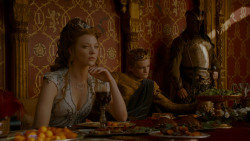 extant_GameOfThrones_4x02-TheLionAndTheRose_3461