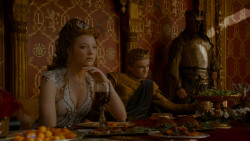 extant_GameOfThrones_4x02-TheLionAndTheRose_3463