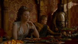 extant_GameOfThrones_4x02-TheLionAndTheRose_3464