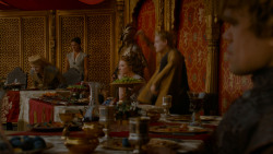 extant_GameOfThrones_4x02-TheLionAndTheRose_3473