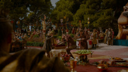 extant_GameOfThrones_4x02-TheLionAndTheRose_3476