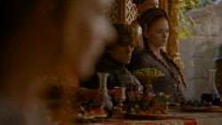 extant_GameOfThrones_4x02-TheLionAndTheRose_3482