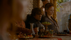 extant_GameOfThrones_4x02-TheLionAndTheRose_3484
