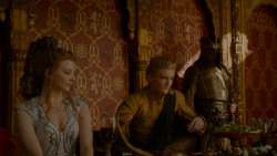 extant_GameOfThrones_4x02-TheLionAndTheRose_3486