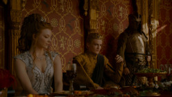 extant_GameOfThrones_4x02-TheLionAndTheRose_3487