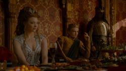extant_GameOfThrones_4x02-TheLionAndTheRose_3489