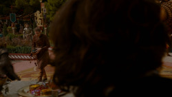 extant_GameOfThrones_4x02-TheLionAndTheRose_3495