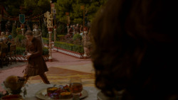 extant_GameOfThrones_4x02-TheLionAndTheRose_3496