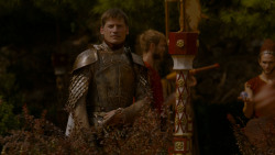 extant_GameOfThrones_4x02-TheLionAndTheRose_3498