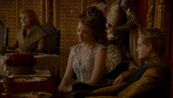 extant_GameOfThrones_4x02-TheLionAndTheRose_3503