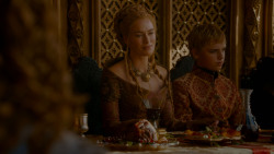 extant_GameOfThrones_4x02-TheLionAndTheRose_3506