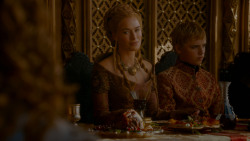extant_GameOfThrones_4x02-TheLionAndTheRose_3508