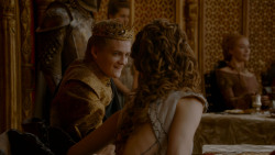 extant_GameOfThrones_4x02-TheLionAndTheRose_3510