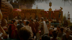 extant_GameOfThrones_4x02-TheLionAndTheRose_3515