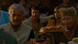 extant_GameOfThrones_4x02-TheLionAndTheRose_3520