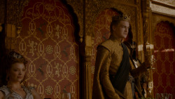 extant_GameOfThrones_4x02-TheLionAndTheRose_3521