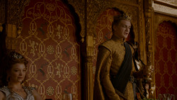 extant_GameOfThrones_4x02-TheLionAndTheRose_3522