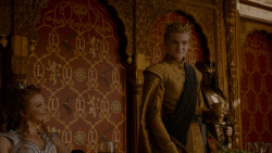 extant_GameOfThrones_4x02-TheLionAndTheRose_3526