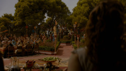 extant_GameOfThrones_4x02-TheLionAndTheRose_3531