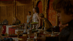 extant_GameOfThrones_4x02-TheLionAndTheRose_3532
