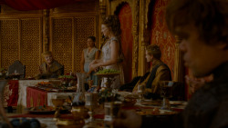 extant_GameOfThrones_4x02-TheLionAndTheRose_3533