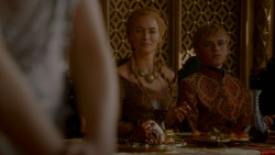 extant_GameOfThrones_4x02-TheLionAndTheRose_3535