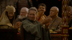 extant_GameOfThrones_4x02-TheLionAndTheRose_3536
