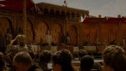 extant_GameOfThrones_4x02-TheLionAndTheRose_3544