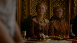 extant_GameOfThrones_4x02-TheLionAndTheRose_3547