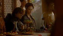 extant_GameOfThrones_4x02-TheLionAndTheRose_3555