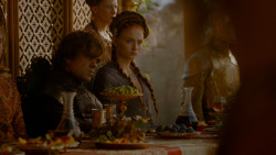 extant_GameOfThrones_4x02-TheLionAndTheRose_3557