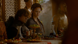 extant_GameOfThrones_4x02-TheLionAndTheRose_3558