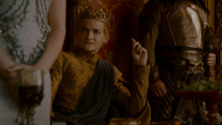 extant_GameOfThrones_4x02-TheLionAndTheRose_3559