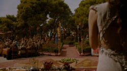extant_GameOfThrones_4x02-TheLionAndTheRose_3572