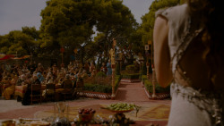 extant_GameOfThrones_4x02-TheLionAndTheRose_3573