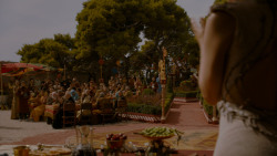 extant_GameOfThrones_4x02-TheLionAndTheRose_3575