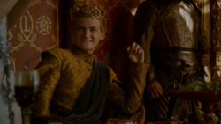 extant_GameOfThrones_4x02-TheLionAndTheRose_3578