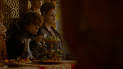 extant_GameOfThrones_4x02-TheLionAndTheRose_3587