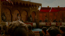 extant_GameOfThrones_4x02-TheLionAndTheRose_3589