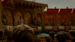 extant_GameOfThrones_4x02-TheLionAndTheRose_3590