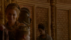 extant_GameOfThrones_4x02-TheLionAndTheRose_3591